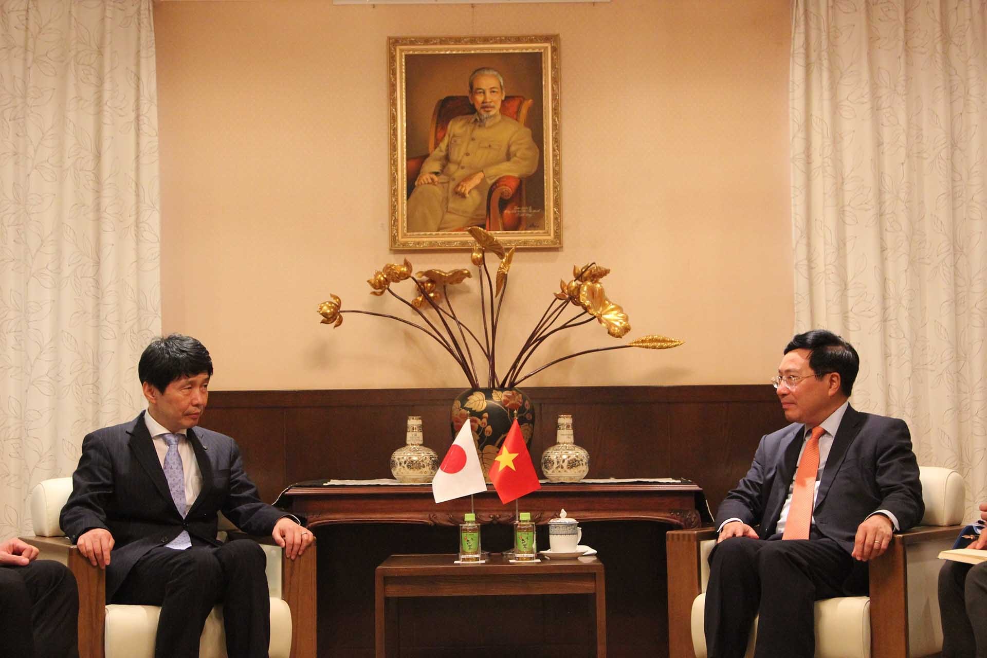 Phó Thủ tướng Thường trực Phạm Bình Minh (phải) tiếp ông Ichita Yamamoto, Thống đốc tỉnh Gunma (Nhật Bản). (Nguồn: TTXVN)