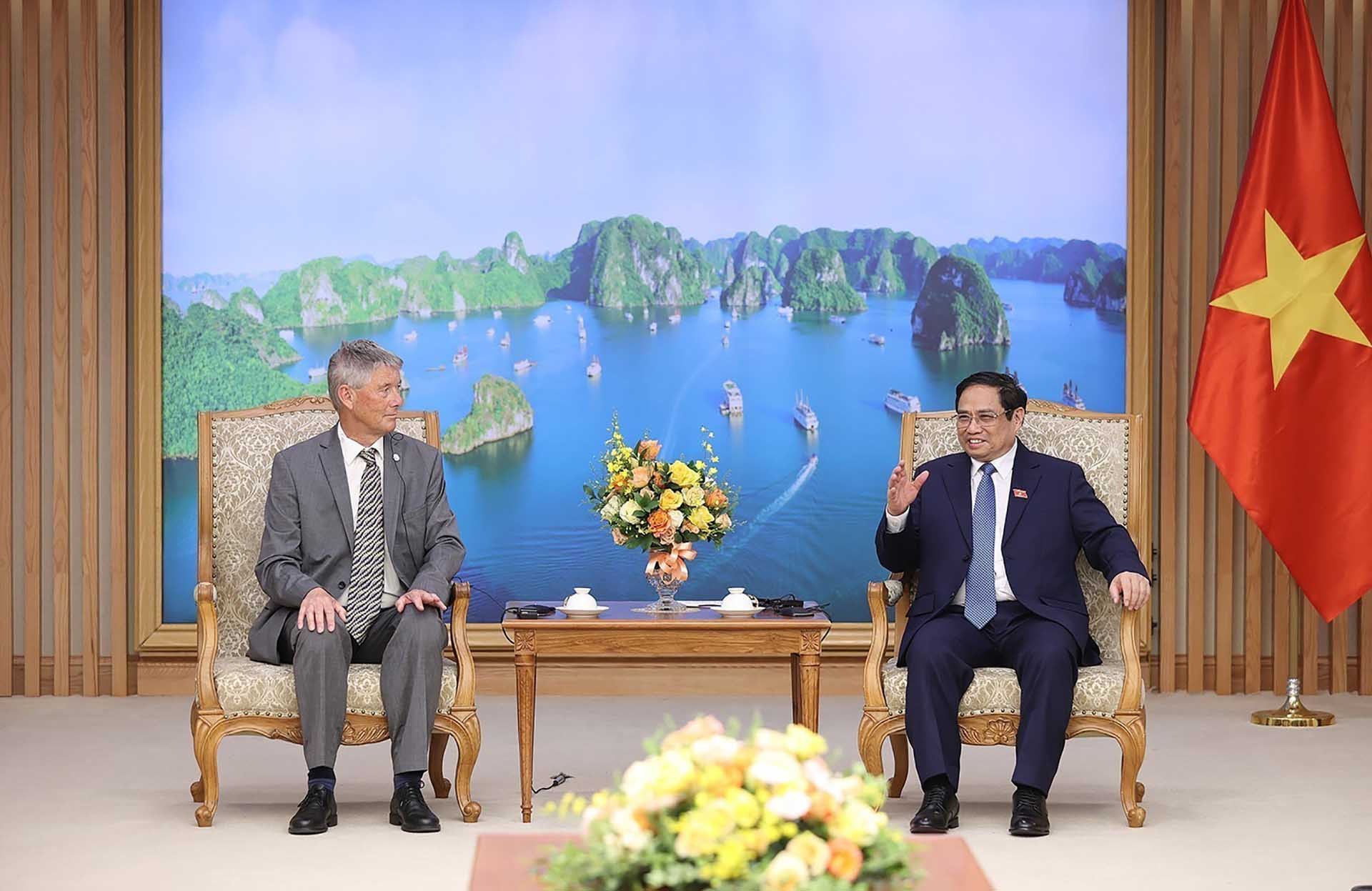 Thủ tướng Phạm Minh Chính tiếp Giáo sư Stewart Cole, Chủ tịch Viện Pasteur Paris (Pháp). (Nguồn: TTXVN)