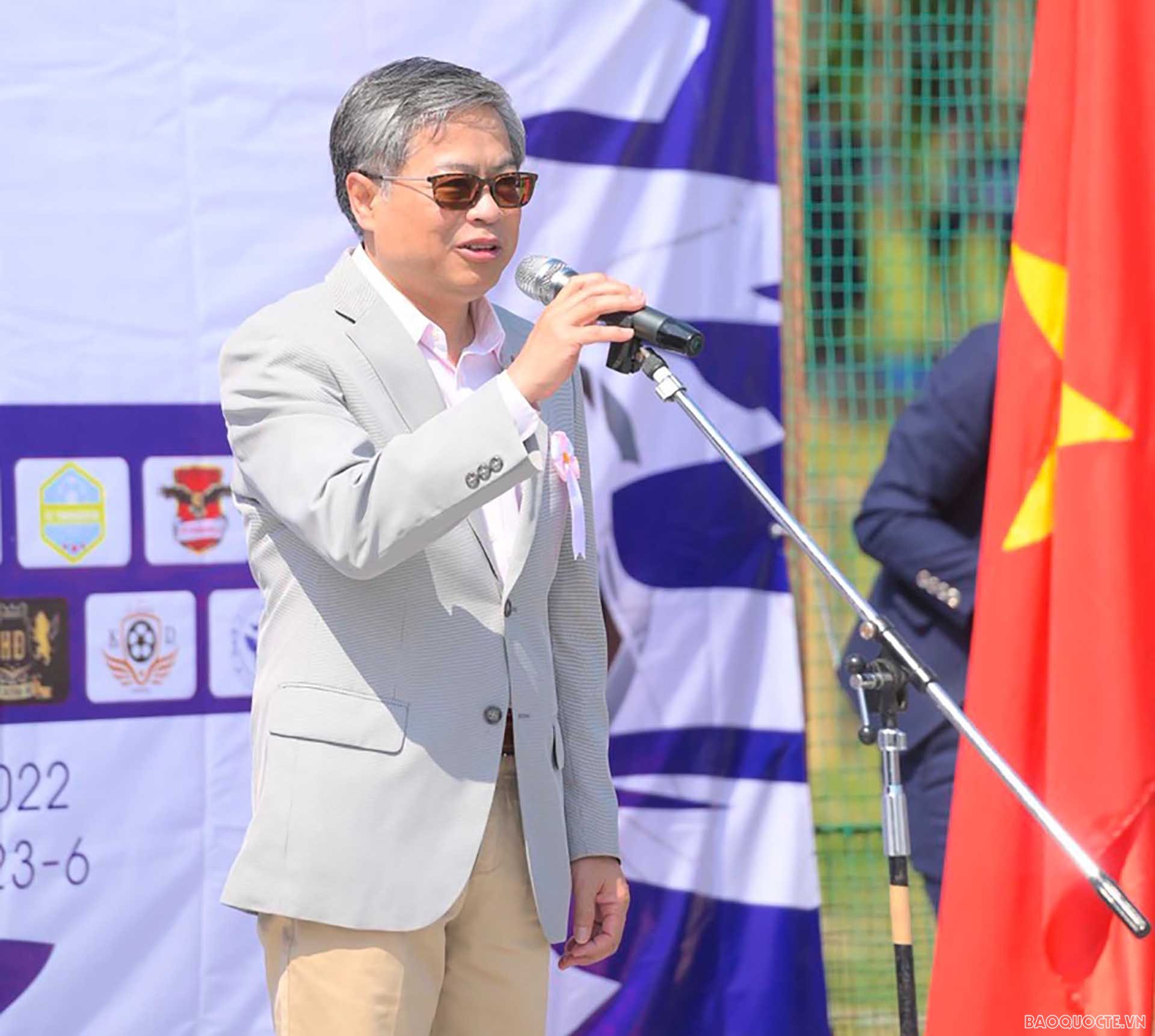 Tổng lãnh sự Vũ Bình phát biểu tại Lễ khai mạc.