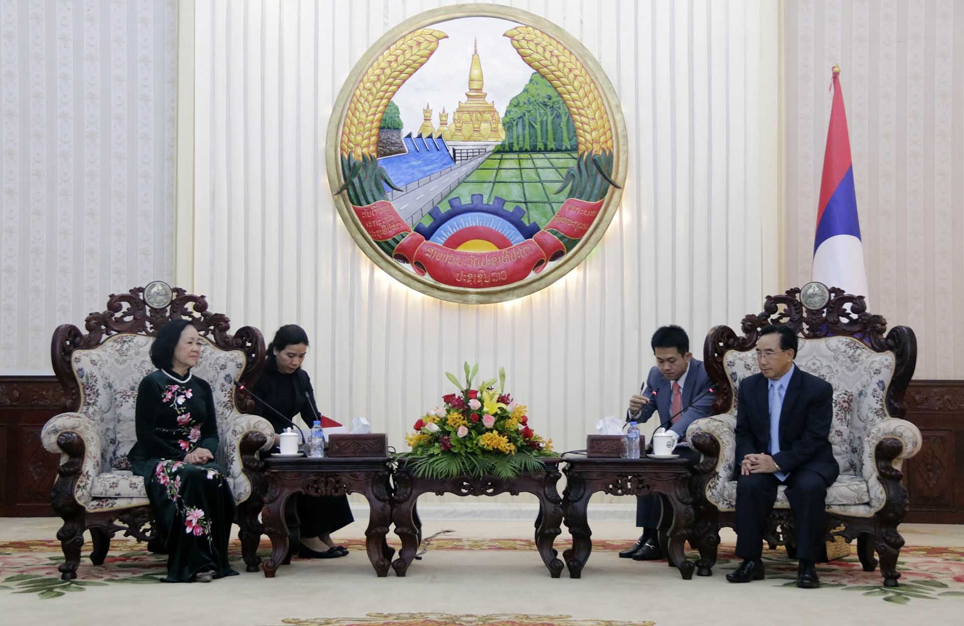 Thủ tướng Lào Phankham Viphavanh tiếp Trưởng ban Tổ chức Trung ương Trương Thị Mai. (Nguồn: TTXVN)