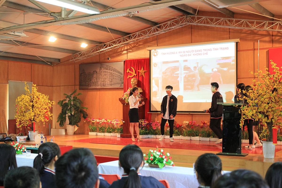 Công tác tuyên truyền và giáo dục phòng chống ma túy cần phải được đẩy mạnh và được xem là ưu tiên hàng đầu của mỗi quốc gia.