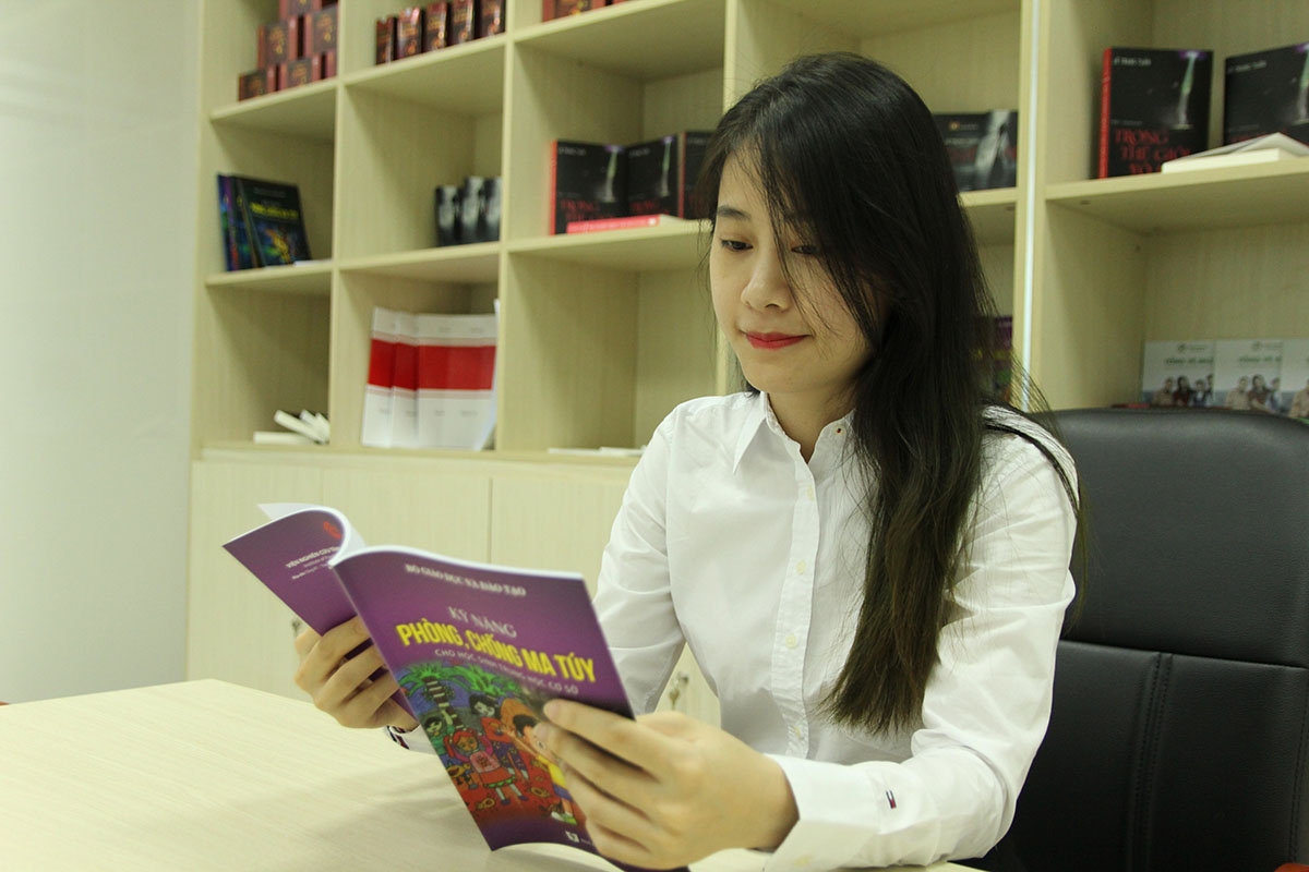 Nắm bắt được tâm lý của các phụ huynh, cộng với nhận thức rõ tình trạng ma túy học đường đáng báo động như hiện nay, Viện PSD đã nghiên cứu, xây dựng bộ tài liệu “Kỹ năng phòng, chống ma túy” Nắm bắt được tâm lý của các phụ huynh, cộng với nhận thức rõ tình trạng ma túy học đường đáng báo động như hiện nay, Viện PSD đã nghiên cứu, xây dựng bộ tài liệu “Kỹ năng phòng, chống ma túy”