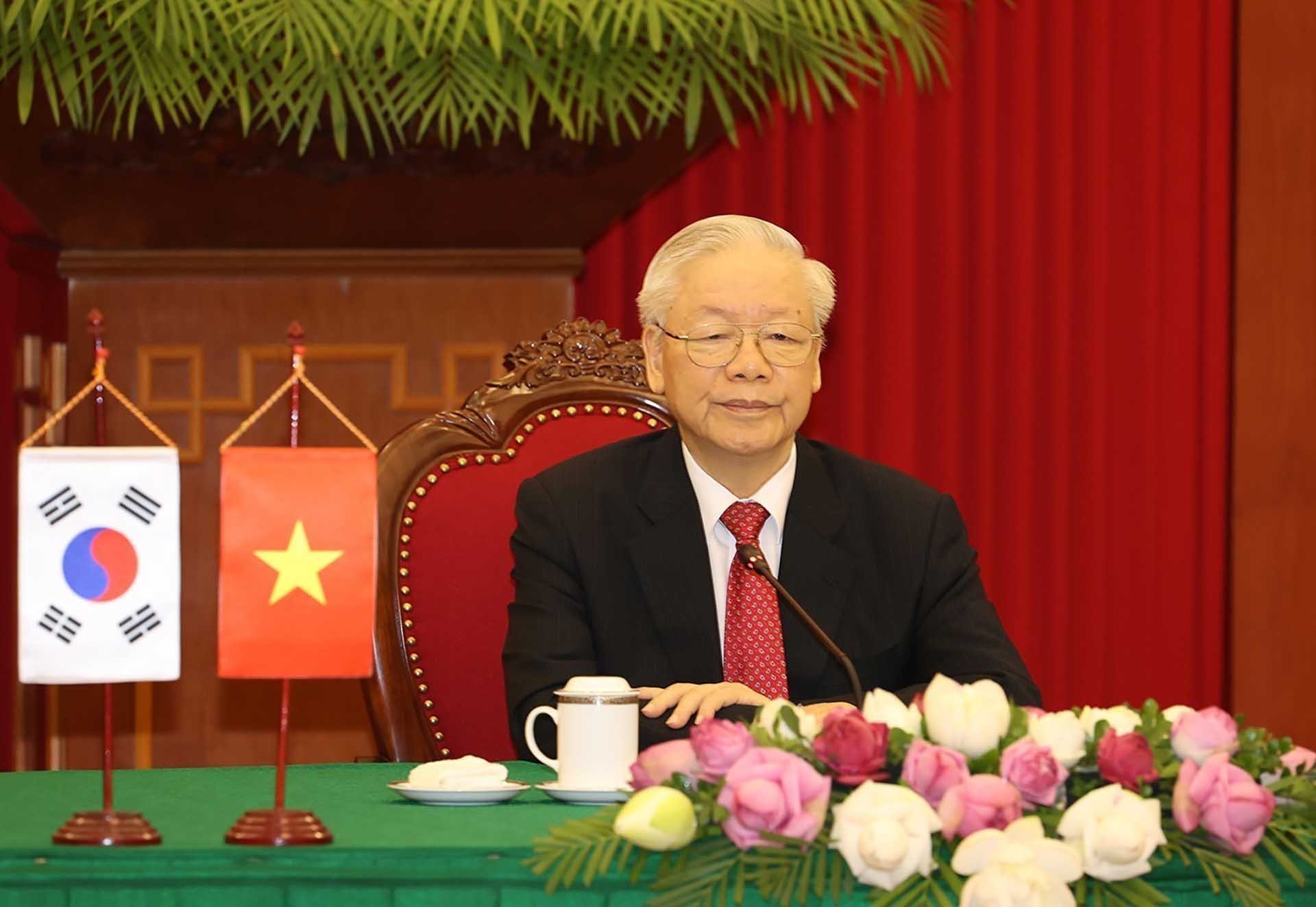 Tổng Bí thư Nguyễn Phú Trọng hội đàm trực tuyến với Tổng thống Hàn Quốc Yoon Suk-yeol. (Nguồn: TTXVN)