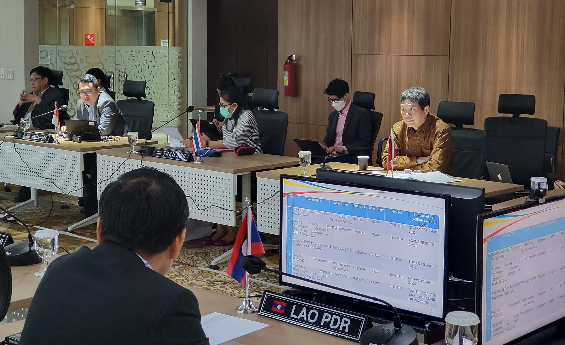 Đại sứ Nguyễn Hải Bằng, Trưởng phái đoàn Việt Nam tại ASEAN đã dẫn đầu đoàn Việt Nam tham dự cuộc họp lần thứ 67 của Nhóm đặc trách sáng kiến liên kết ASEAN.