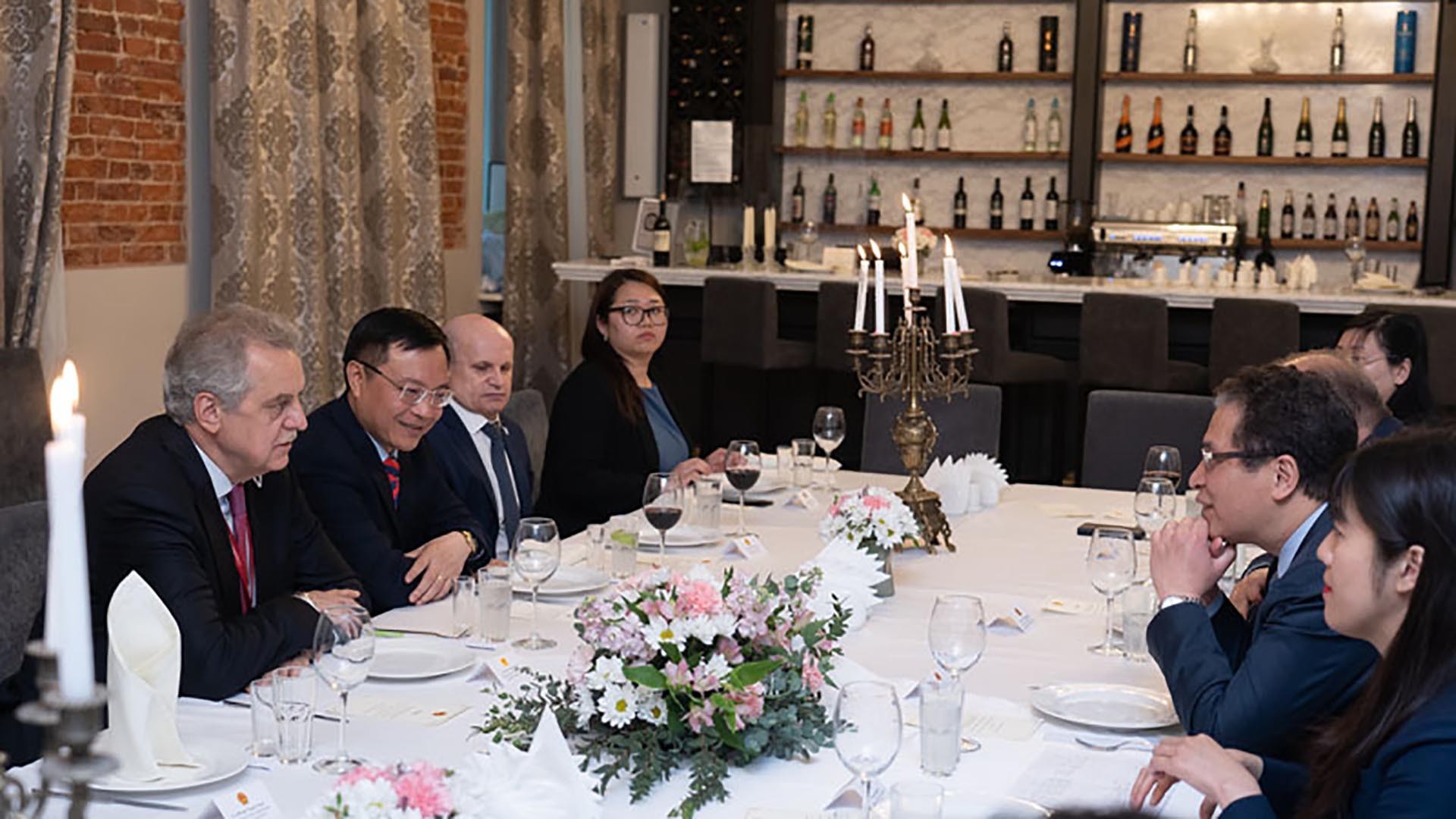 Thúc đẩy triển khai Dự án dựng tượng Chủ tịch Hồ Chí Minh tại Saint Petersburg