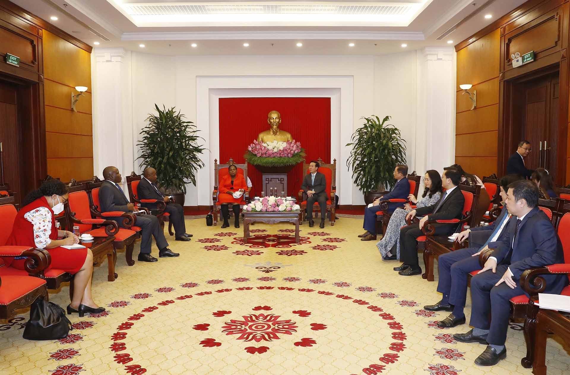 Thường trực Ban Bí thư Võ Văn Thưởng tiếp Chủ tịch Quốc hội Mozambique Esperanca Laurinda Francisco Nhiuane Bias. (Nguồn:  TTXVN)