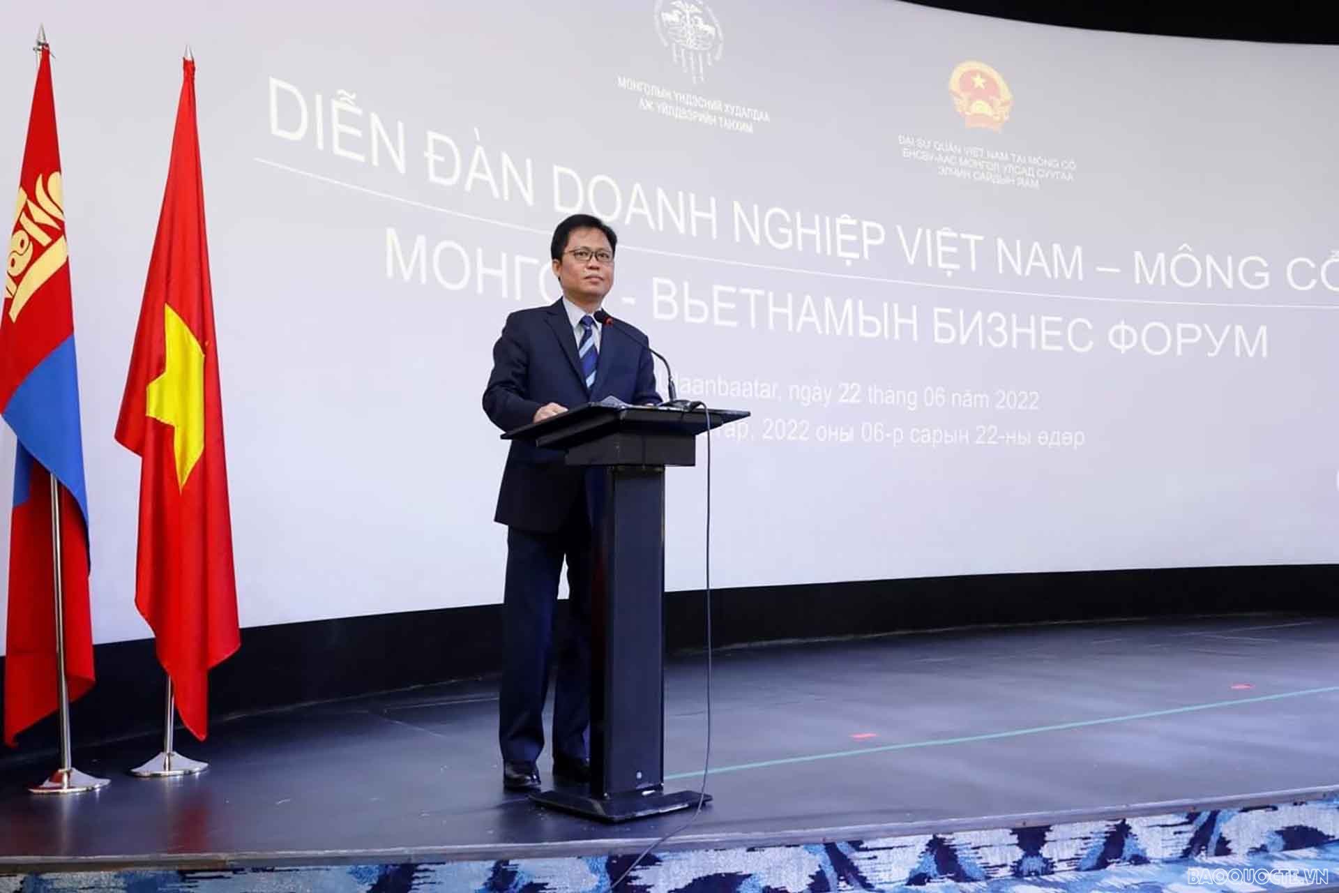 Đại sứ Doãn Khánh Tâm phát biểu tại Diễn đàn.