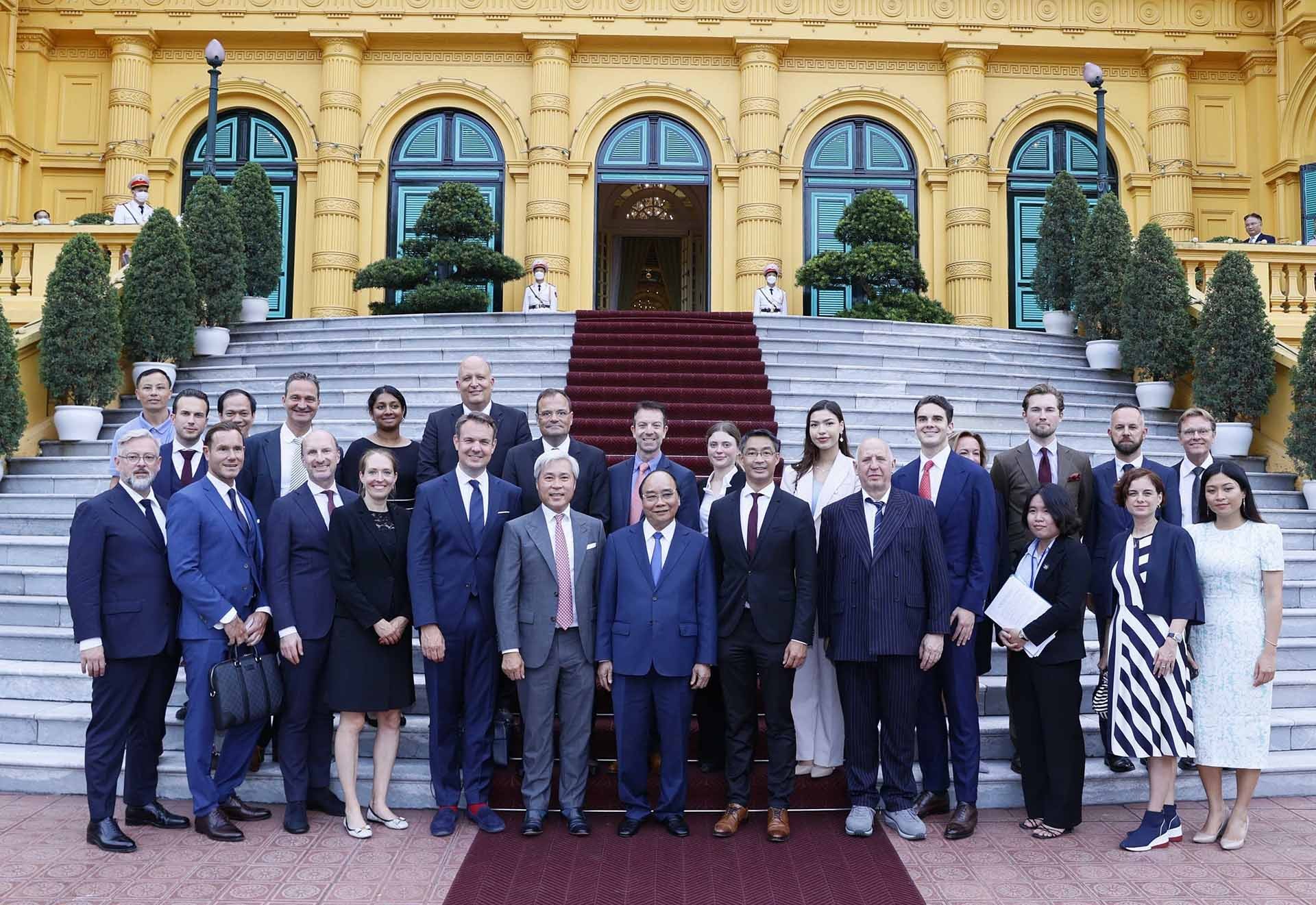 Chủ tịch nước Nguyễn Xuân Phúc tiếp Lãnh sự Danh dự Việt Nam tại Thụy Sỹ Philipp Rosler. (Nguồn: TTXVN)