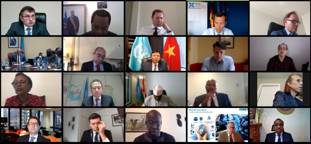 hoi dong bao an thao luan mo ve van de khai thac tai nguyen trai phep tai khu vuc ho lon