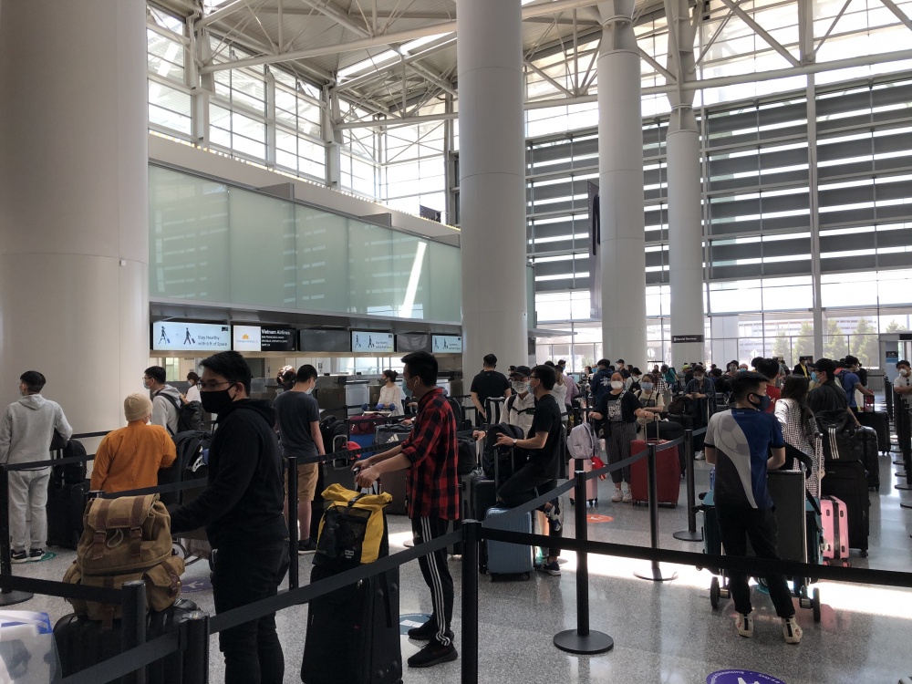 Thêm hơn 280 công dân Việt Nam từ Hoa Kỳ về nước an toàn them hon 280 cong dan viet nam tu hoa ky ve nuoc an toan