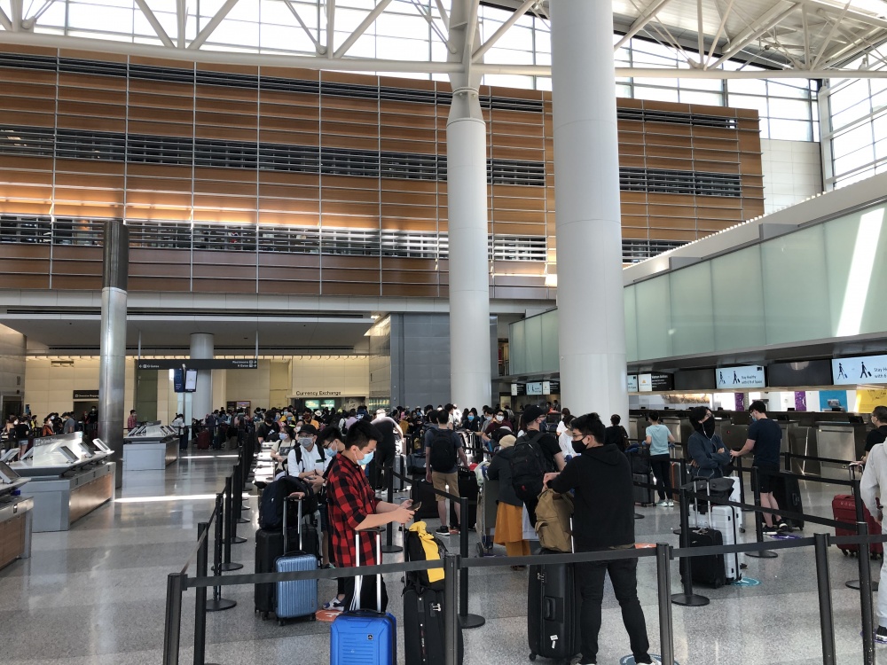 Thêm hơn 280 công dân Việt Nam từ Hoa Kỳ về nước an toàn them hon 280 cong dan viet nam tu hoa ky ve nuoc an toan 1