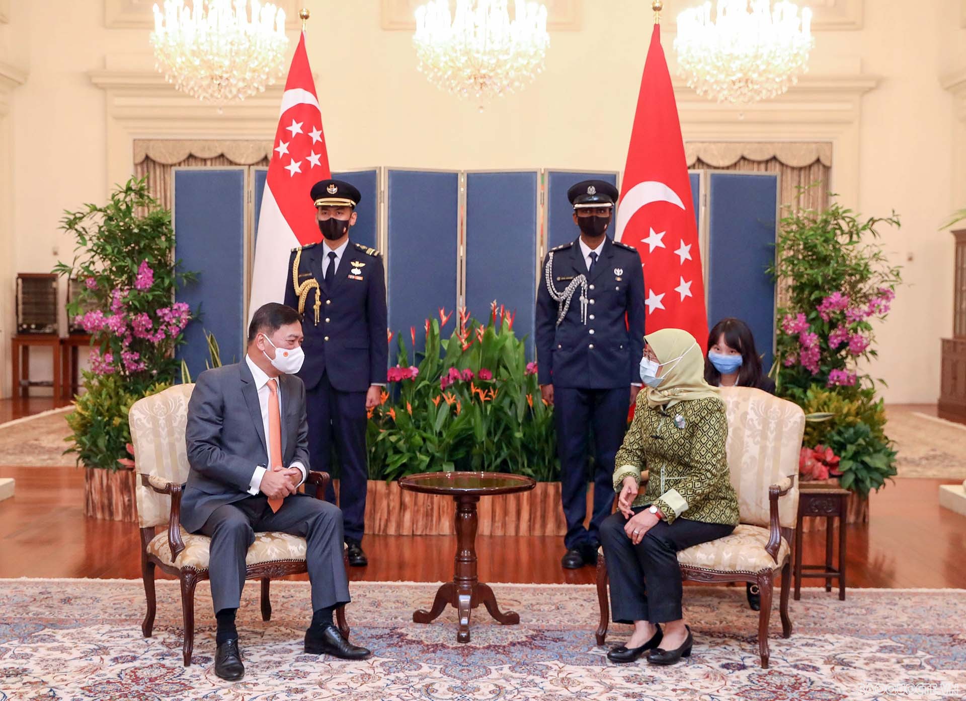 Tổng thống Singapore Halimah Yacob tiếp Đại sứ Mai Phước Dũng.