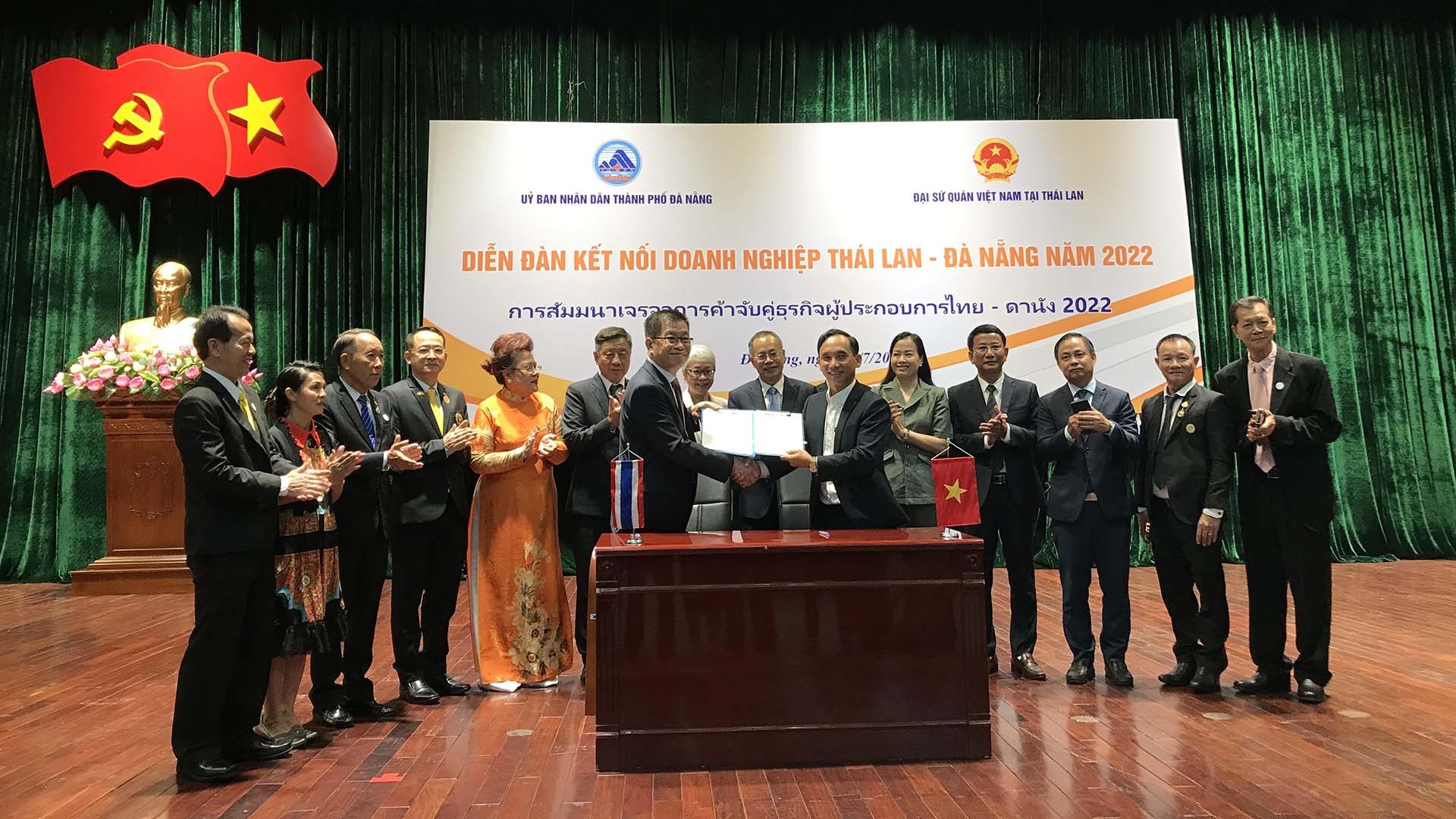 Ký kết Bản ghi nhớ hợp tác giữa Hiệp hội doanh nhân Thái Việt Nam và Hiệp hội doanh nghiệp trẻ thành phố Đà Nẵng.