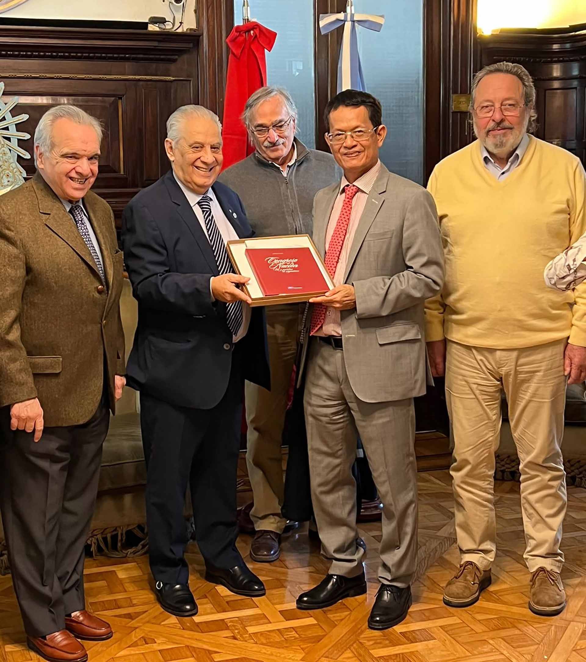 Đại sứ Dương Quốc Thanh và Chủ tịch Hội các nhà lập pháp Argentina Đại sứ Dương Quốc Thanh và Chủ tịch Hội các nhà lập pháp Argentina