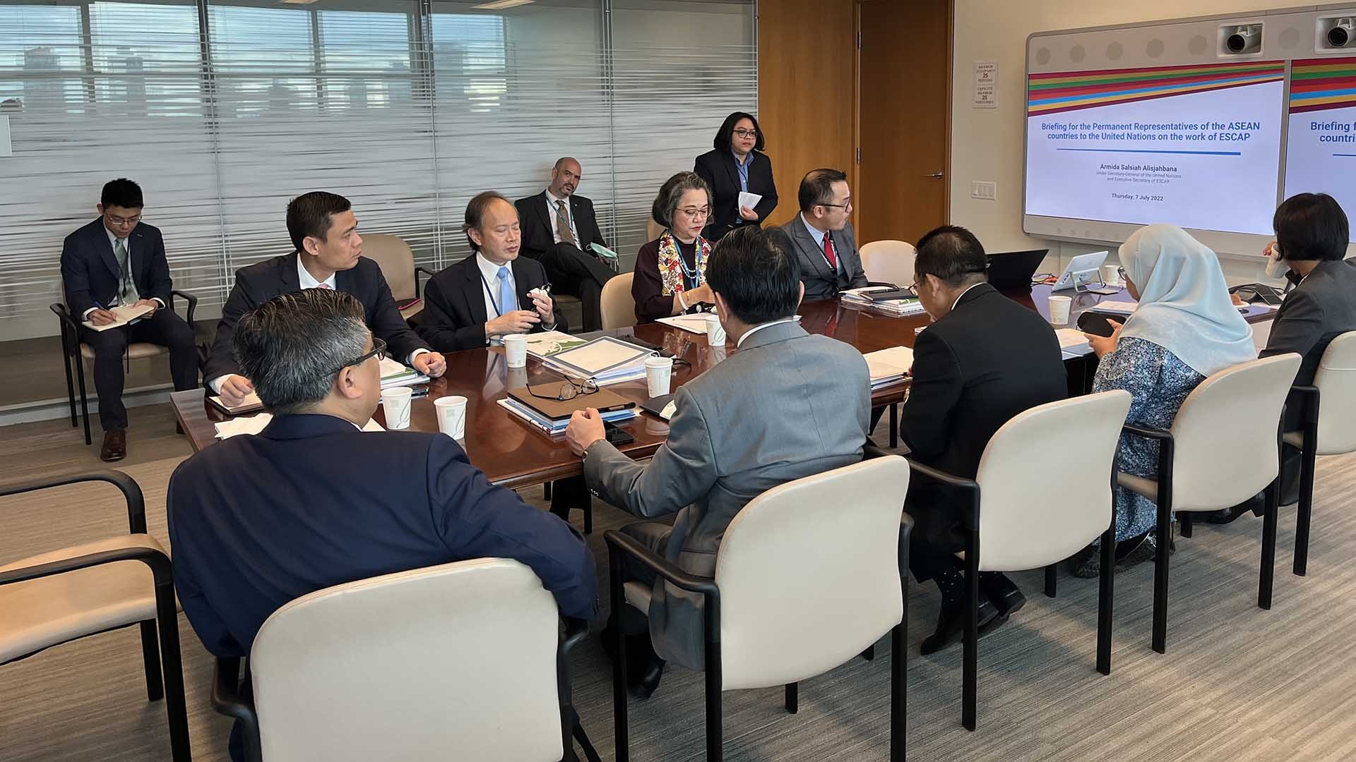 Các đại biểu tham dự cuộc họp. Các đại biểu tham dự cuộc họp.