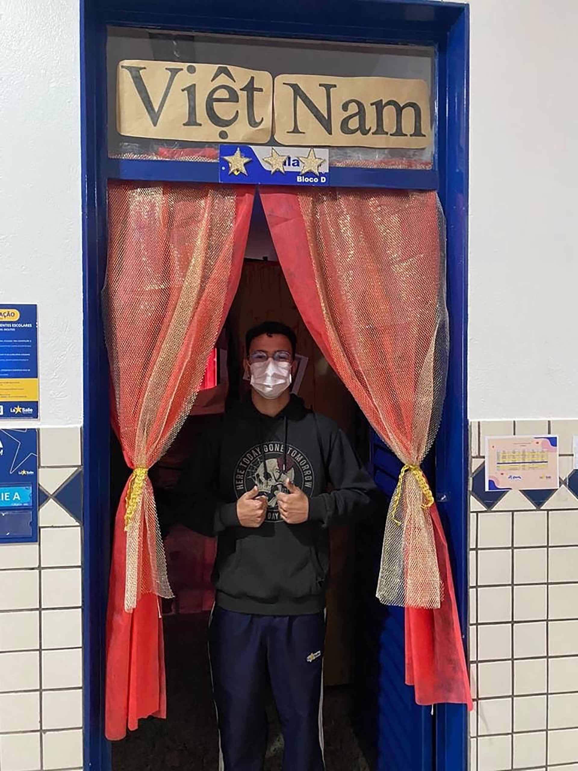 Học sinh trung học Brazil biểu diễn chương trình văn nghệ về Việt Nam