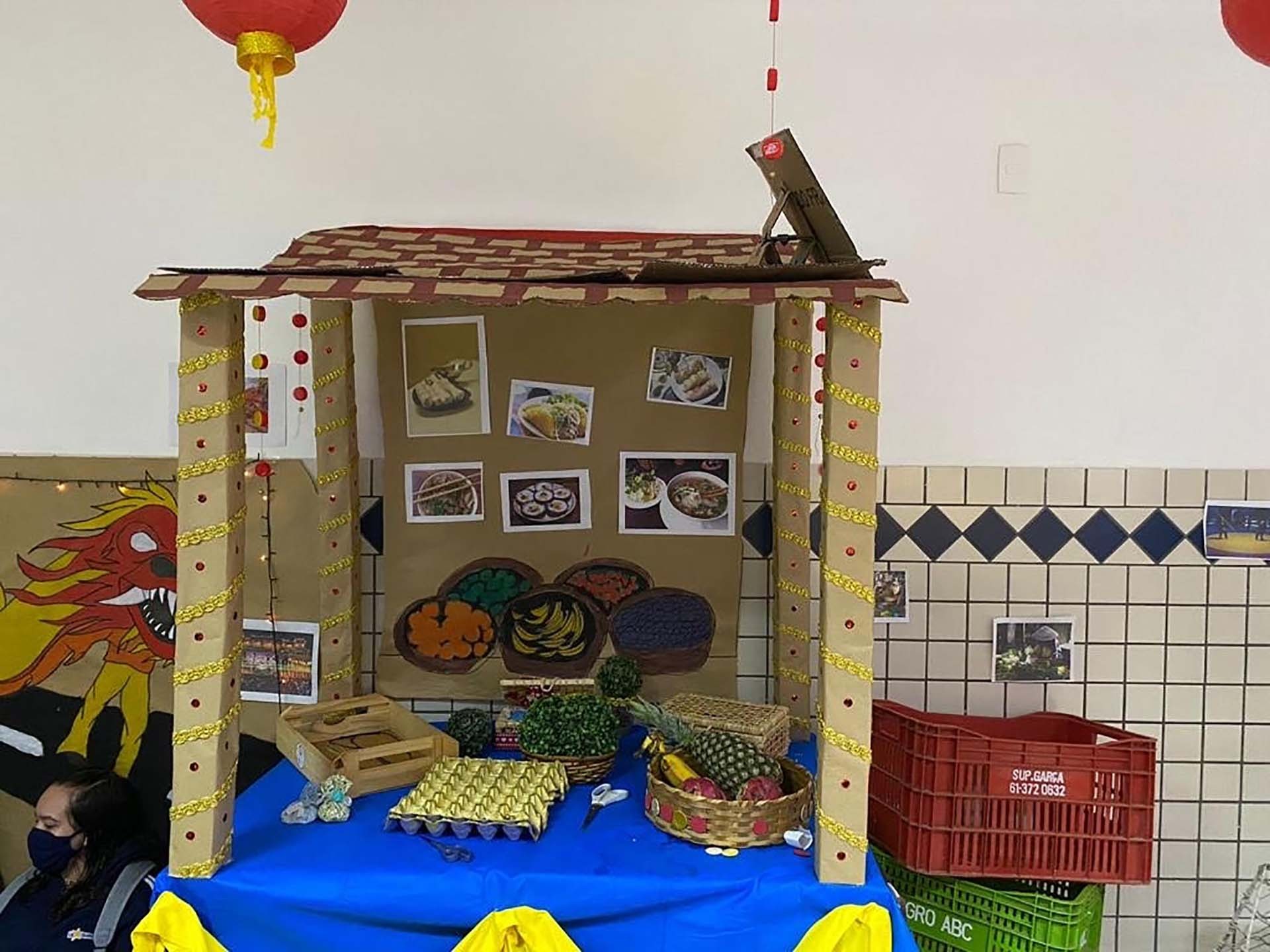 Học sinh trung học Brazil biểu diễn chương trình văn nghệ về Việt Nam