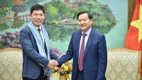 รองนายกรัฐมนตรี Le Minh Khai ต้อนรับ CEO และผู้ร่วมก่อตั้ง Grab Group