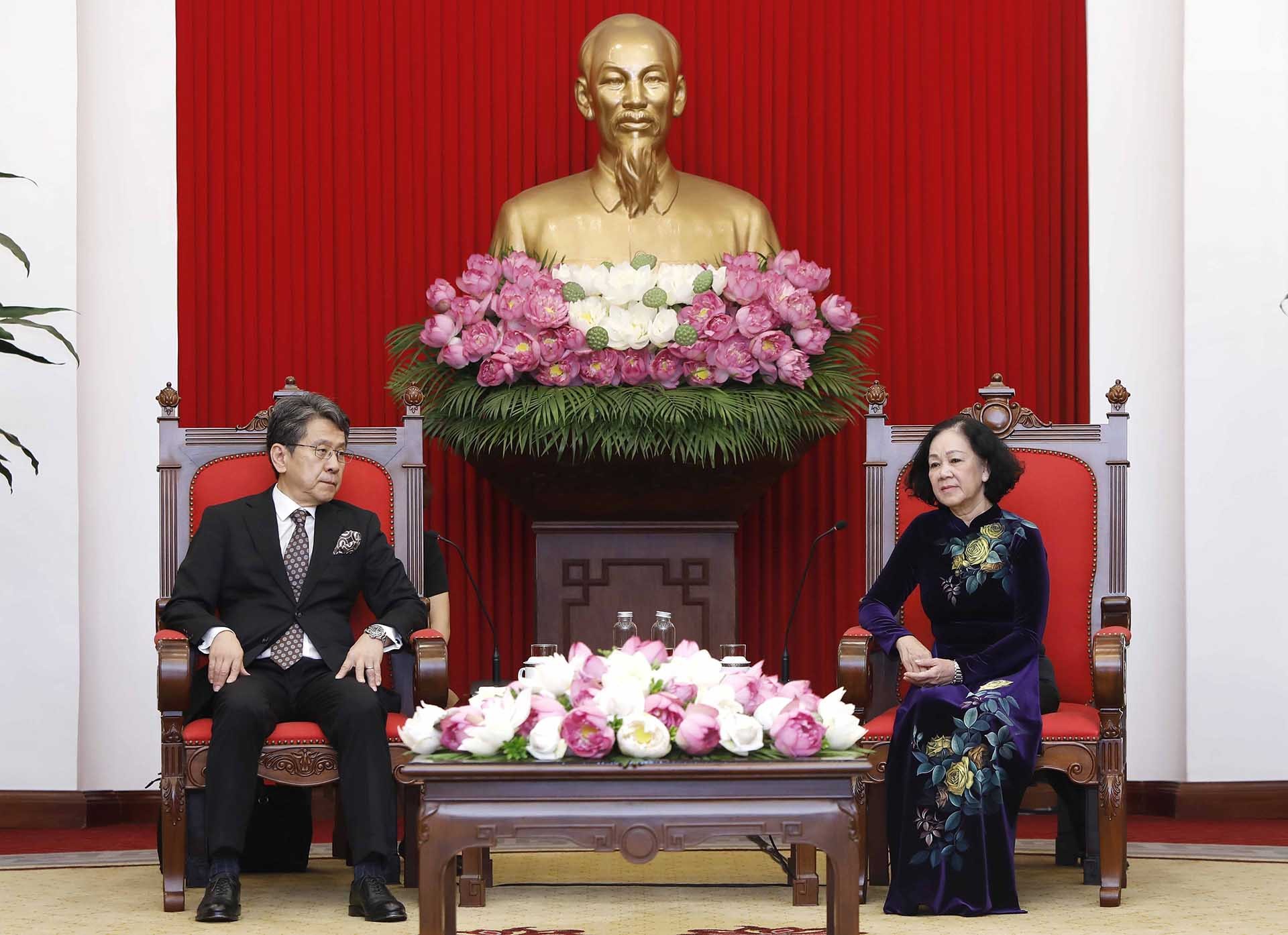 Trưởng Ban tổ chức Trung ương Trương Thị Mai tiếp Chủ tịch Hội đồng quản trị Ngân hàng Hợp tác quốc tế Nhật Bản (JBIC) Tadashi Maeda. (Nguồn: TTXVN)