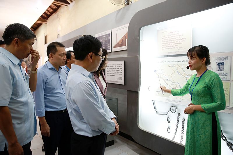 Phó Thủ tướng Phạm Bình Minh làm việc tại tỉnh Sơn La