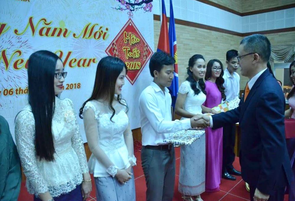 kien sehas tam guong sang trong cong dong luu hoc sinh viet nam tai campuchia