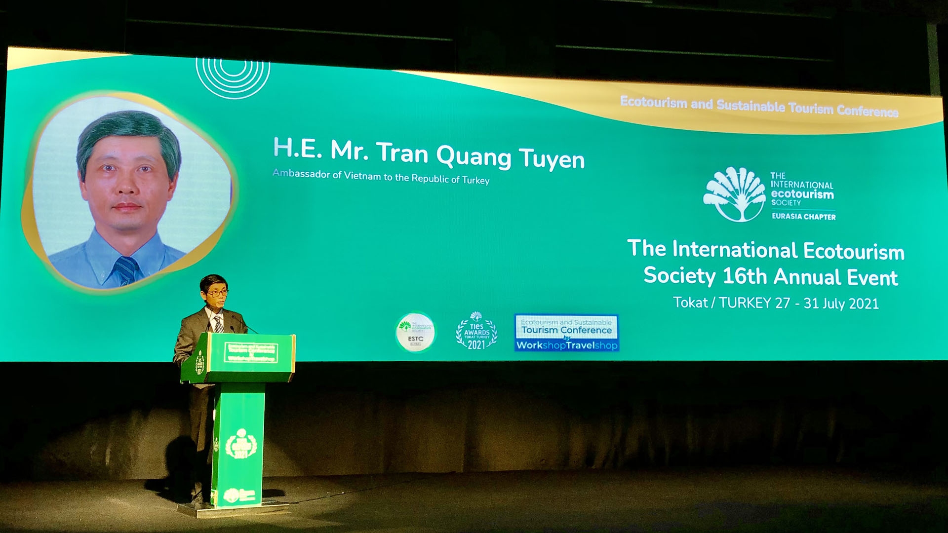 Đại sứ Trần Quang Tuyến phát biểu tại Hội thảo.