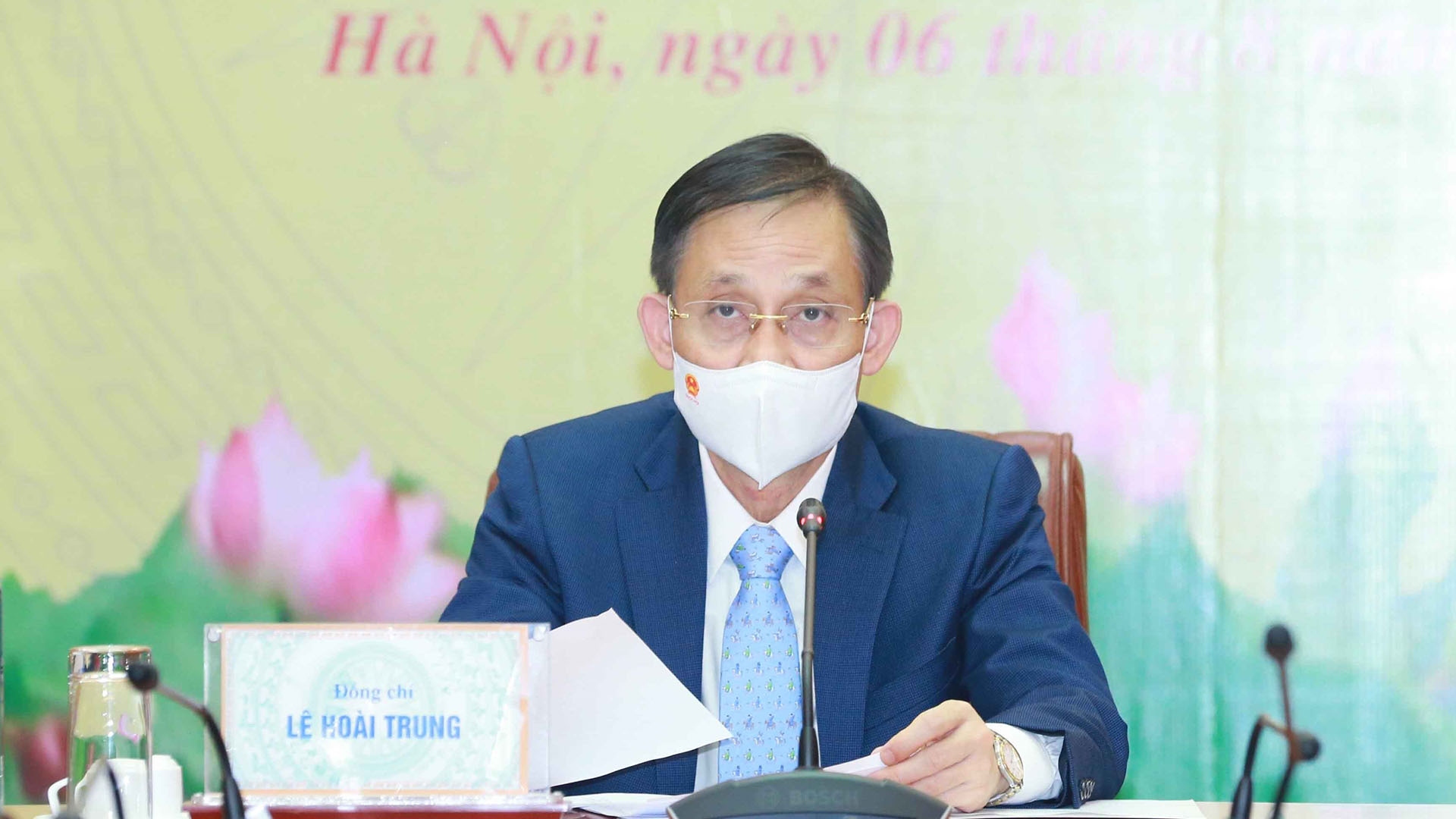 Đồng chí Lê Hoài Trung, Uỷ viên Trung ương Đảng, Trưởng Ban Đối ngoại Trung ương chủ trì Hội thảo tại điểm cầu Hà Nội. (Nguồn: TTXVN)