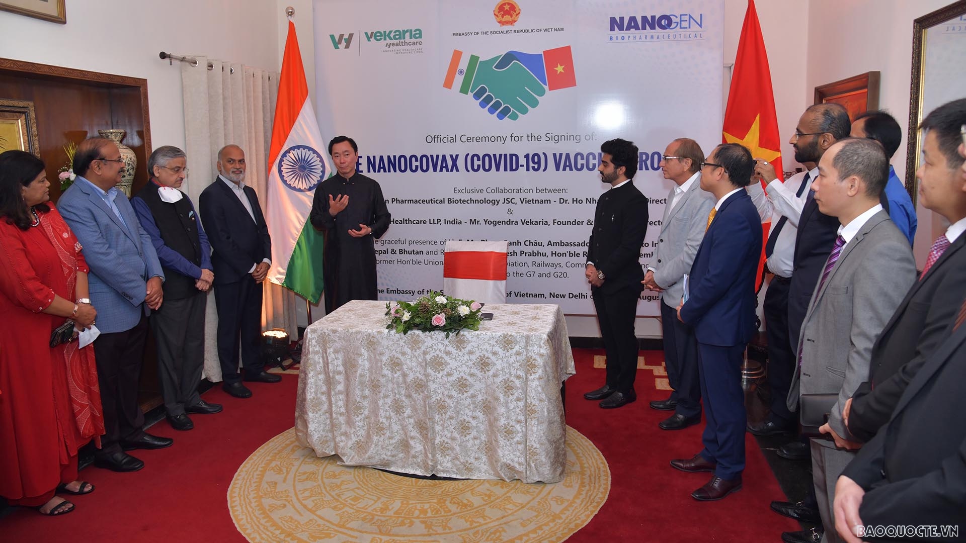 Lễ ký bản thỏa thuận giữ bí mật giữa Công ty Vekaria Healthcare LLP của Ấn Độ và Công ty Nanogen của Việt Nam.