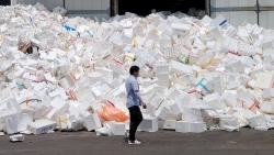 Bài toán rác thải nhựa từ dịch vụ giao đồ ăn
