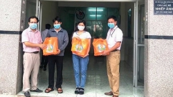  Tập đoàn Kim Oanh tặng trang thiết bị cho phóng viên