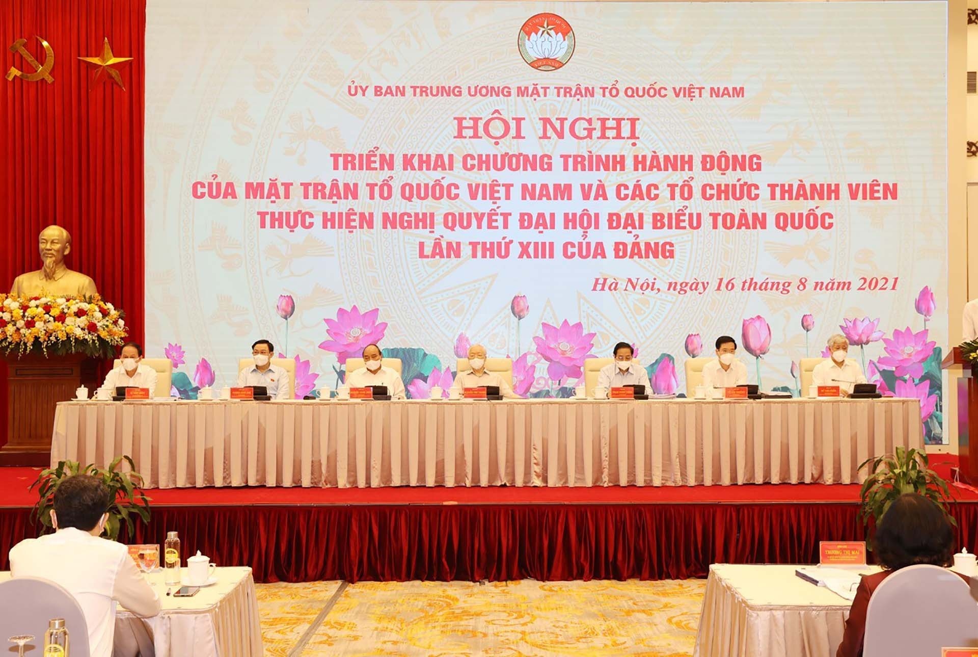 Các đồng chí lãnh đạo Đảng, Nhà nước, Mặt trận Tổ quốc chủ trì Hội nghị. (Nguồn: TTXVN)