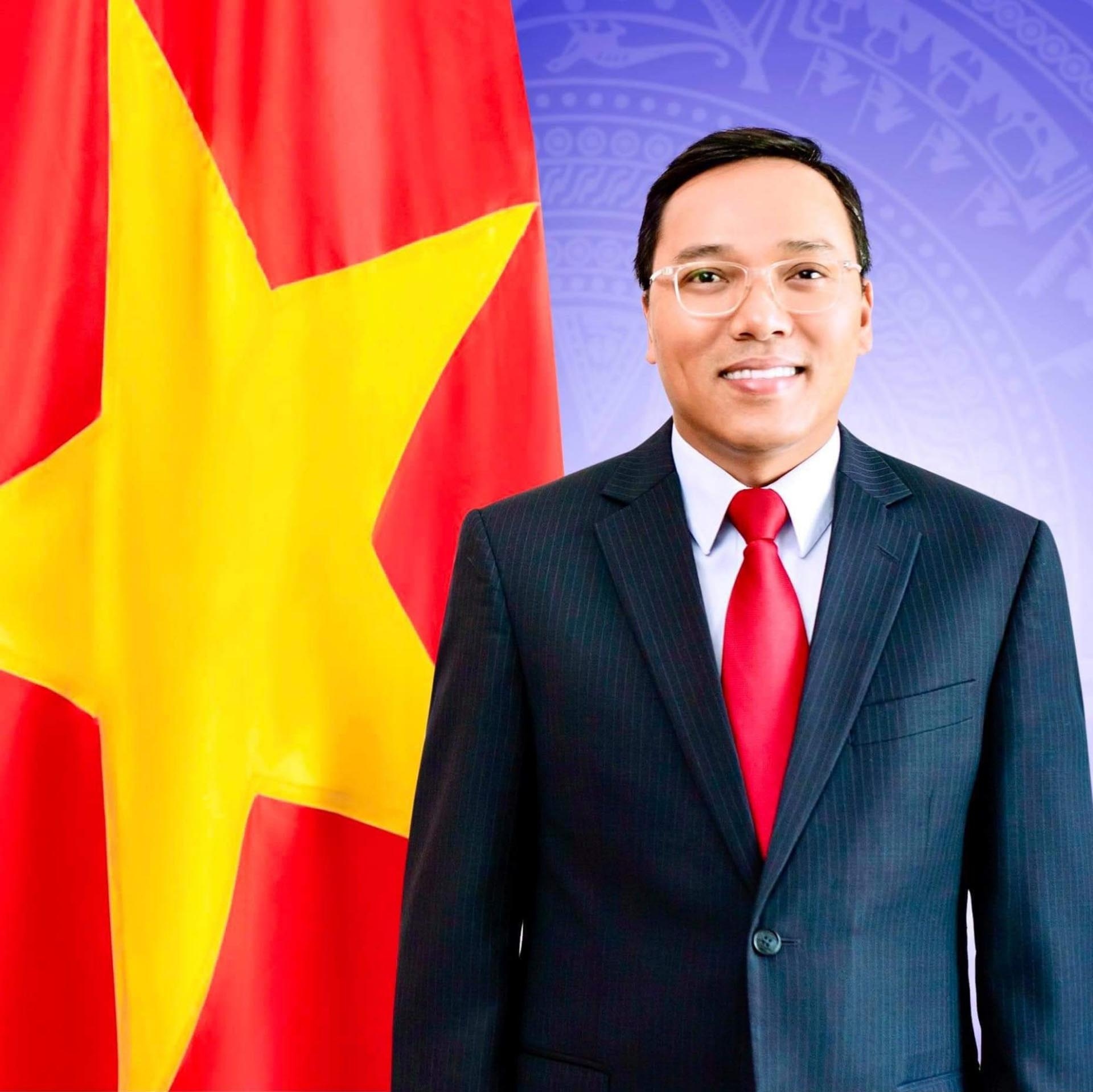 Đại sứ Việt Nam tại Anh Nguyễn Hoàng Long.