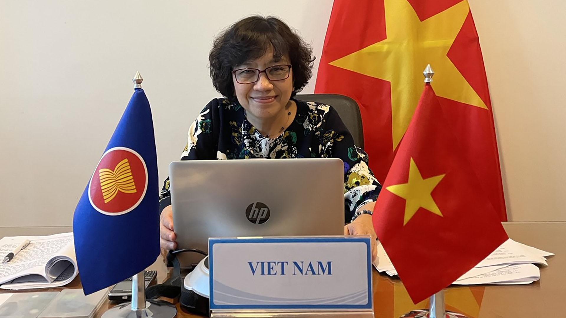 Đại sứ, GS.TS. Nguyễn Thái Yên Hương.