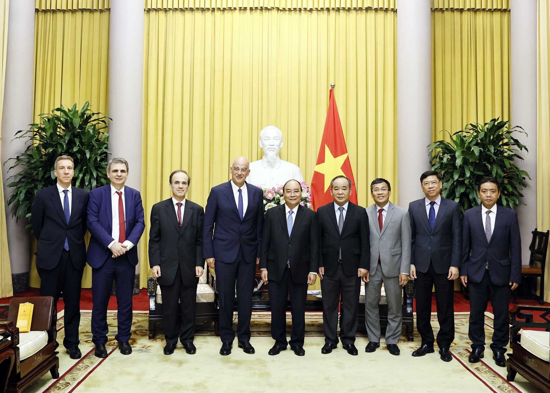 Chủ tịch nước Nguyễn Xuân Phúc tiếp Bộ trưởng Ngoại giao Hy Lạp Nikolaos Dendias