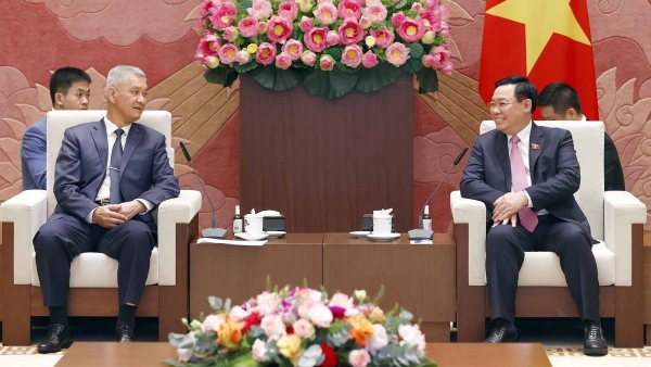 Hà Nội và Vientiane cùng phấn đấu để các thành tựu hợp tác tương xứng với tầm vóc của quan hệ đặc biệt Việt Nam-Lào