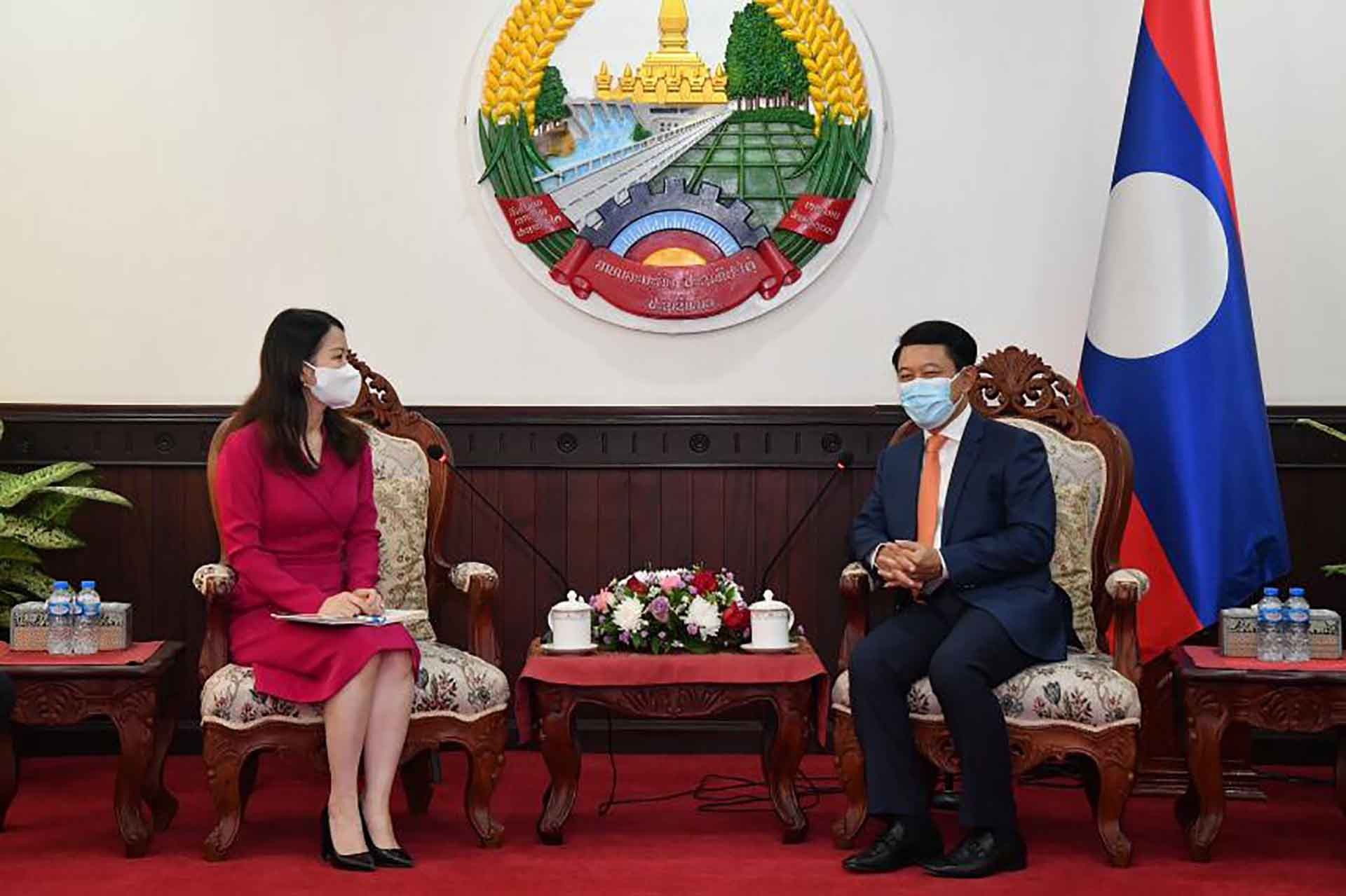 Trợ lý Bộ trưởng Ngoại giao Nguyễn Minh Hằng chào xã giao Phó Thủ tướng, Bộ trưởng Ngoại giao Lào