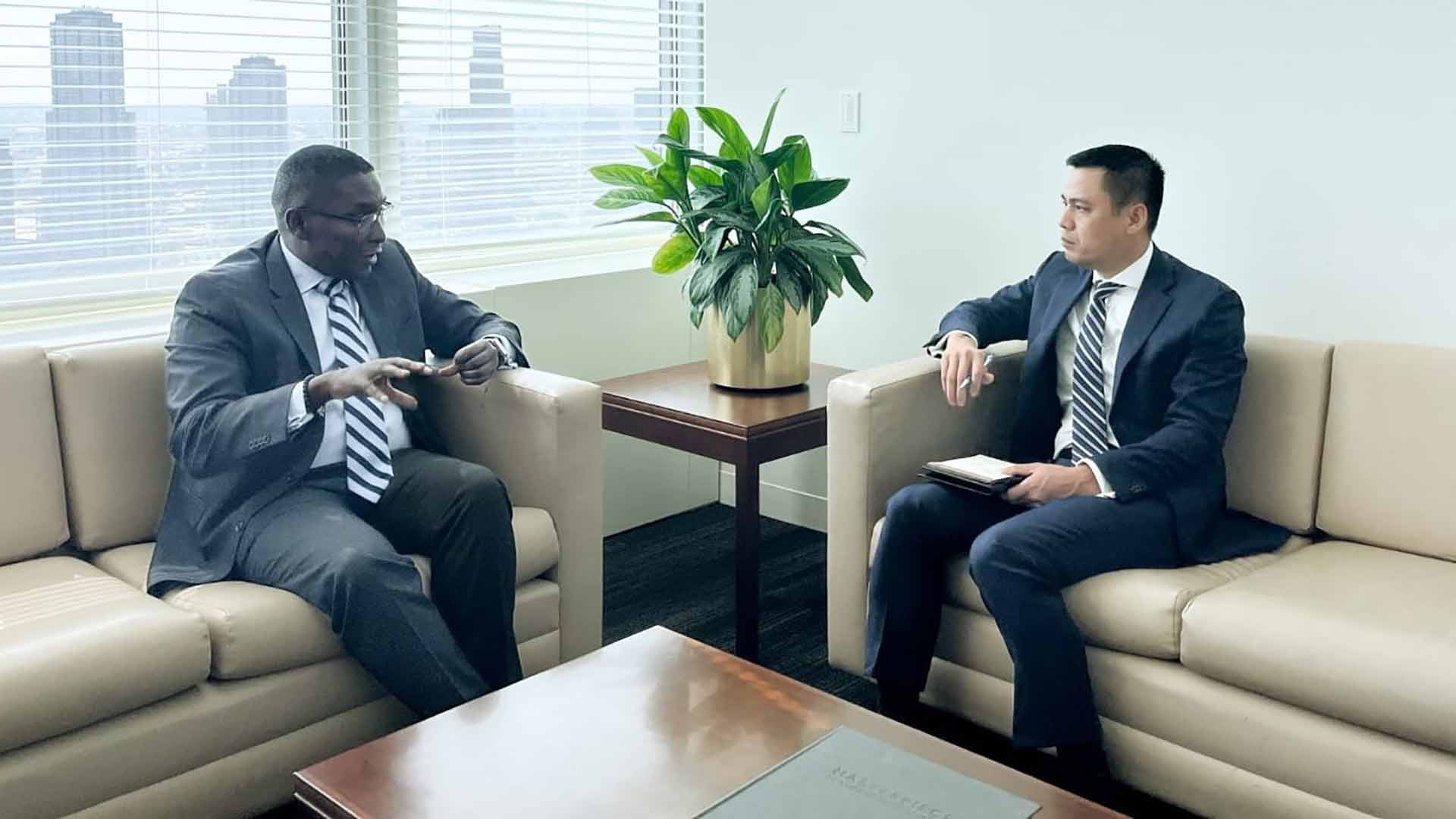 Đại sứ Đặng Hoàng Giang gặp Trợ lý Tổng thư ký LHQ, Cố vấn đặc biệt của Tổng thư ký về hành động khí hậu Selwin Hart. 