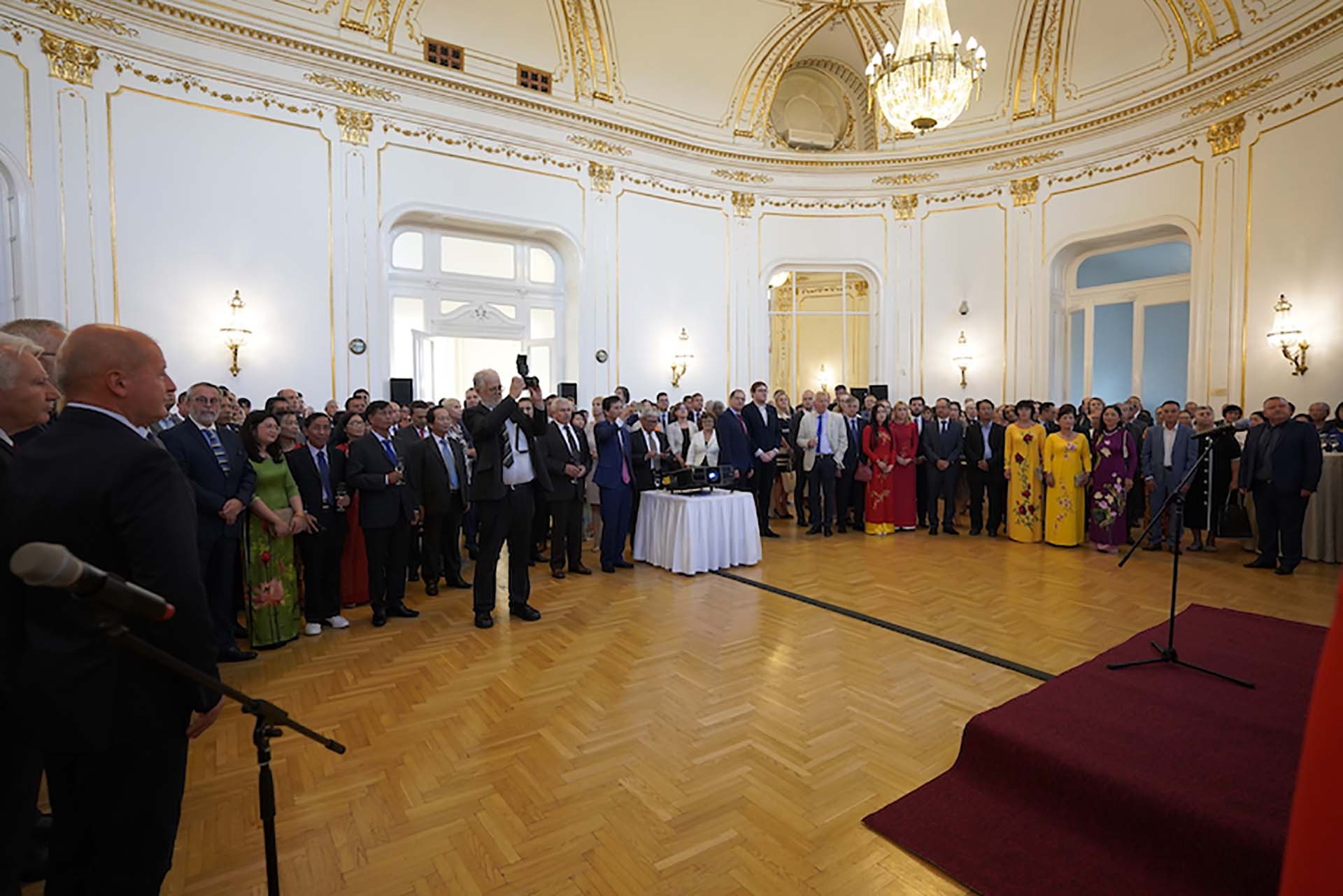 Các đại biểu tham dự Lễ kỷ niệm Quốc khánh Việt Nam.