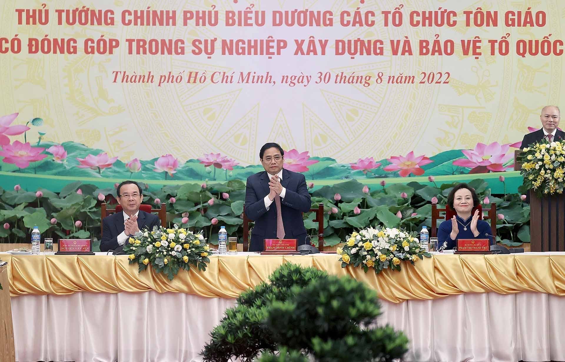 Thủ tướng Phạm Minh Chính chủ trì Hội nghị biểu dương các tổ chức tôn giáo có đóng góp trong sự nghiệp xây dựng và bảo vệ Tổ quốc. Thủ tướng Phạm Minh Chính chủ trì Hội nghị biểu dương các tổ chức tôn giáo có đóng góp trong sự nghiệp xây dựng và bảo vệ Tổ quốc.