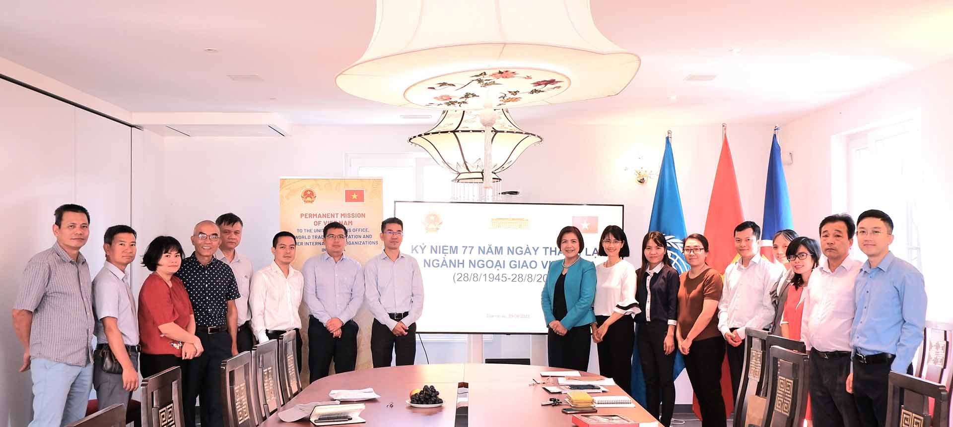 Phái đoàn Việt Nam tại Geneva kỷ niệm 77 năm Ngày thành lập ngành Ngoại giao Phái đoàn Việt Nam tại Geneva kỷ niệm 77 năm Ngày thành lập ngành Ngoại giao