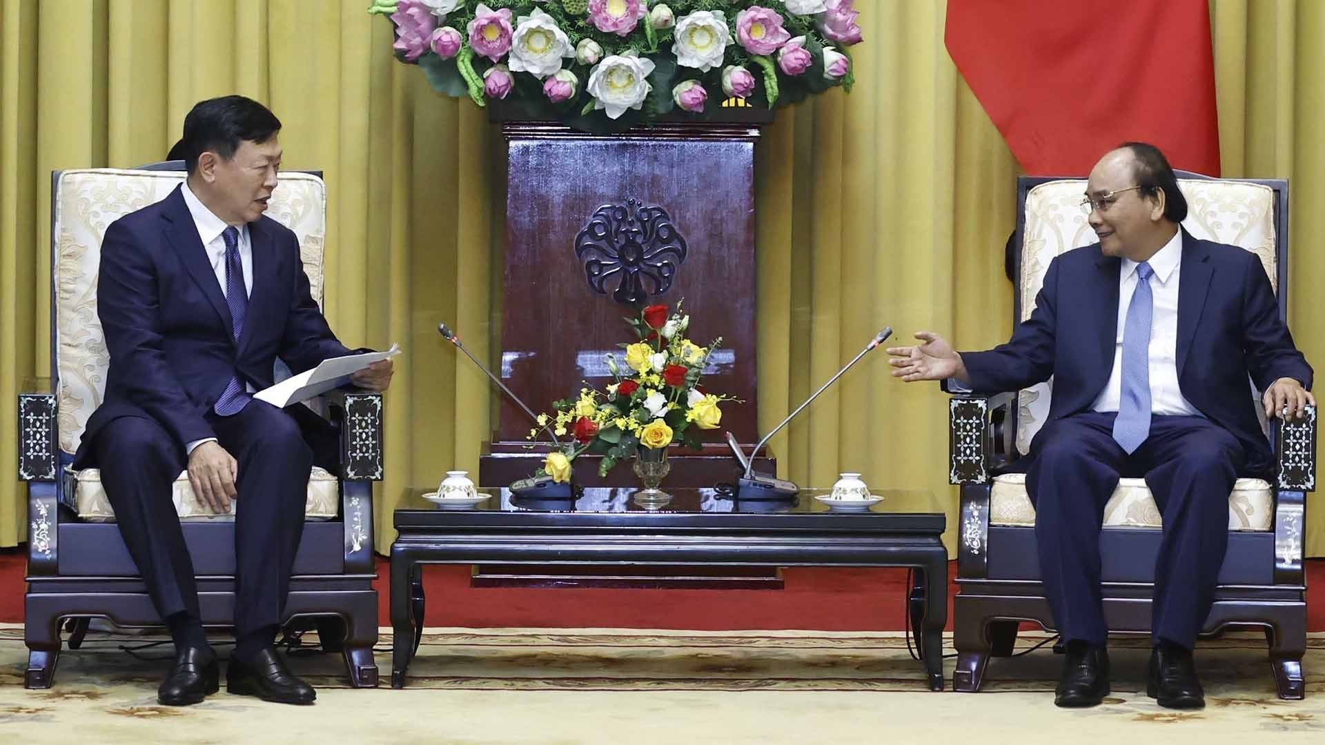 Chủ tịch nước Nguyễn Xuân Phúc tiếp Chủ tịch Tập đoàn Lotte, Hàn Quốc