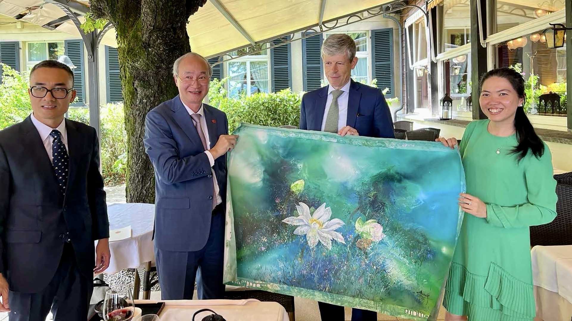 Tại buổi làm việc, hai bên đã trao đổi về những hoạt động hợp tác cụ thể nhằm thúc đẩy quan hệ song phương trong giai đoạn hậu Covid-19.