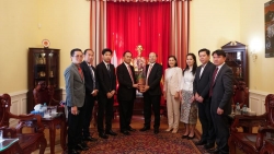 Đại sứ quán Việt Nam tại Áo dâng hương tưởng niệm Chủ tịch Hồ Chí Minh nhân kỷ niệm 75 năm Quốc khánh Việt Nam