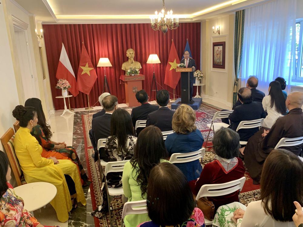 Đại sứ Nguyễn Hùng trình Thư Ủy nhiệm lên Tổng thống Ba Lan Andrzej Duda