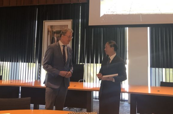 Đại sứ Việt Nam tại Hà Lan Phạm Việt Anh làm việc với Cơ quan quản lý nước Vechtstromen