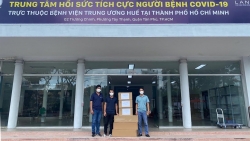 Trao thiết bị y tế cứu trợ của cộng đồng người Việt và doanh nghiệp Hong Kong
