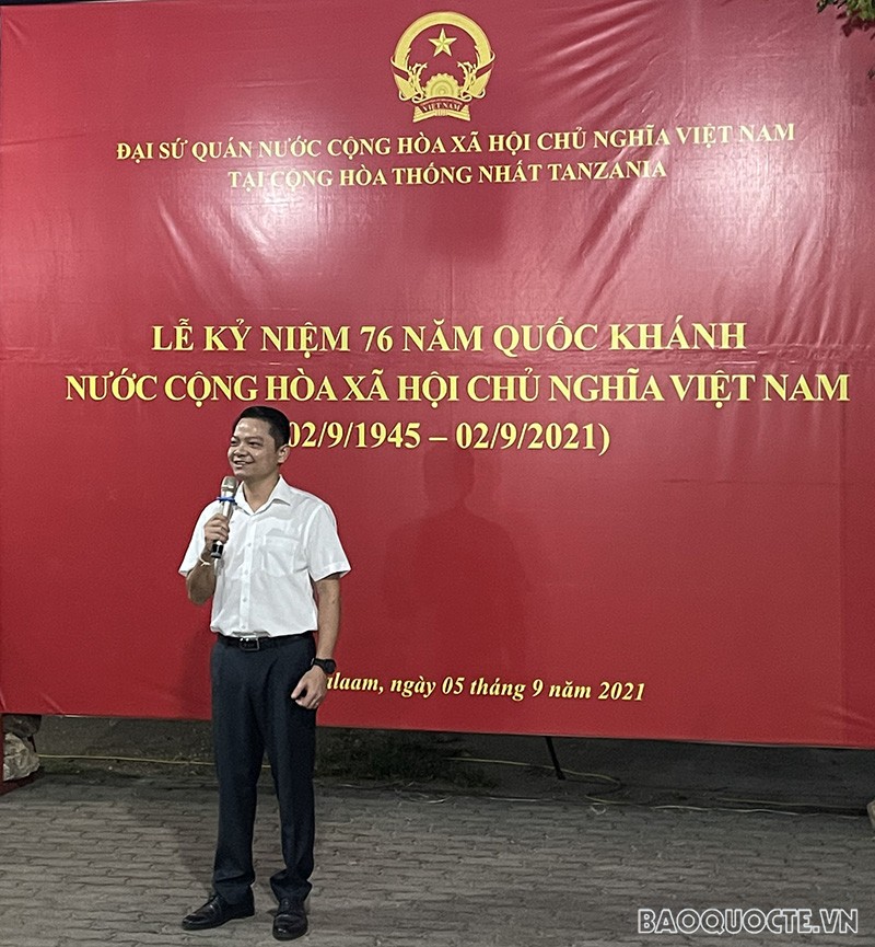 Tổng giám đốc Công ty Viettel Tanzania phát biểu.