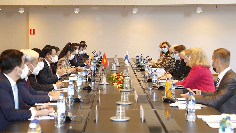 lam sau sac hon quan he huu nghi truyen thong va hop tac nhieu mat viet namphan lan