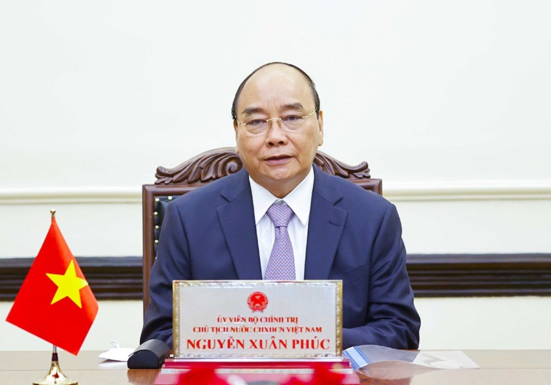 Chủ tịch nước Nguyễn Xuân Phúc điện đàm với Thủ tướng Nhật Bản Yoshihide Suga. (Nguồn: TTXVN)