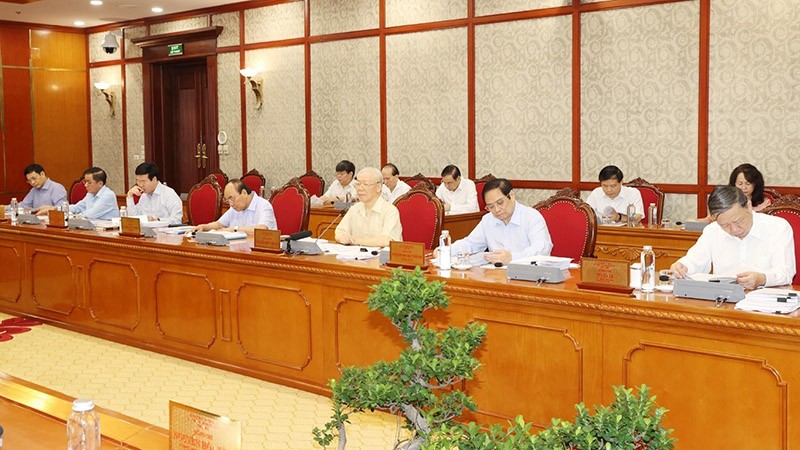 Tổng Bí thư Nguyễn Phú Trọng chủ trì họp Bộ Chính trị cho ý kiến về tình hình kinh tế-xã hội